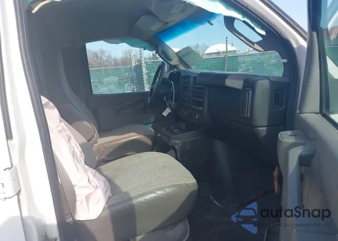 2017 GMC Savana 2500 Work Van z USA, uszkodzony, nr VIN 1GTW7AFFXH1124967